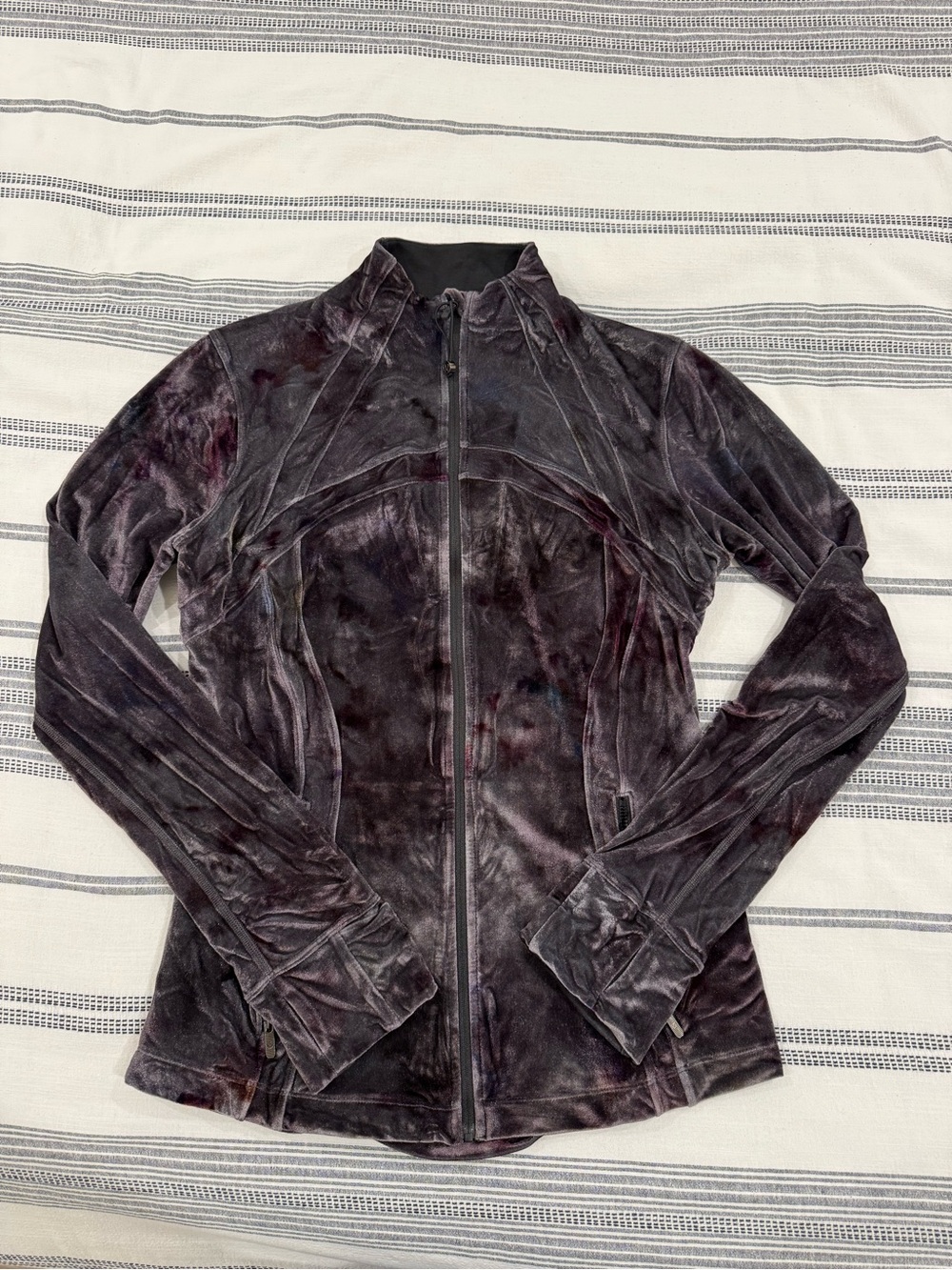 Lululemon limited edition crushed velour define jacket deep plum